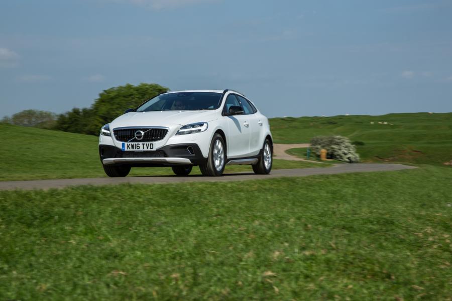  Volvo V40 D4 Cross Country 2016 года  (UK) (фото 17 из 30)